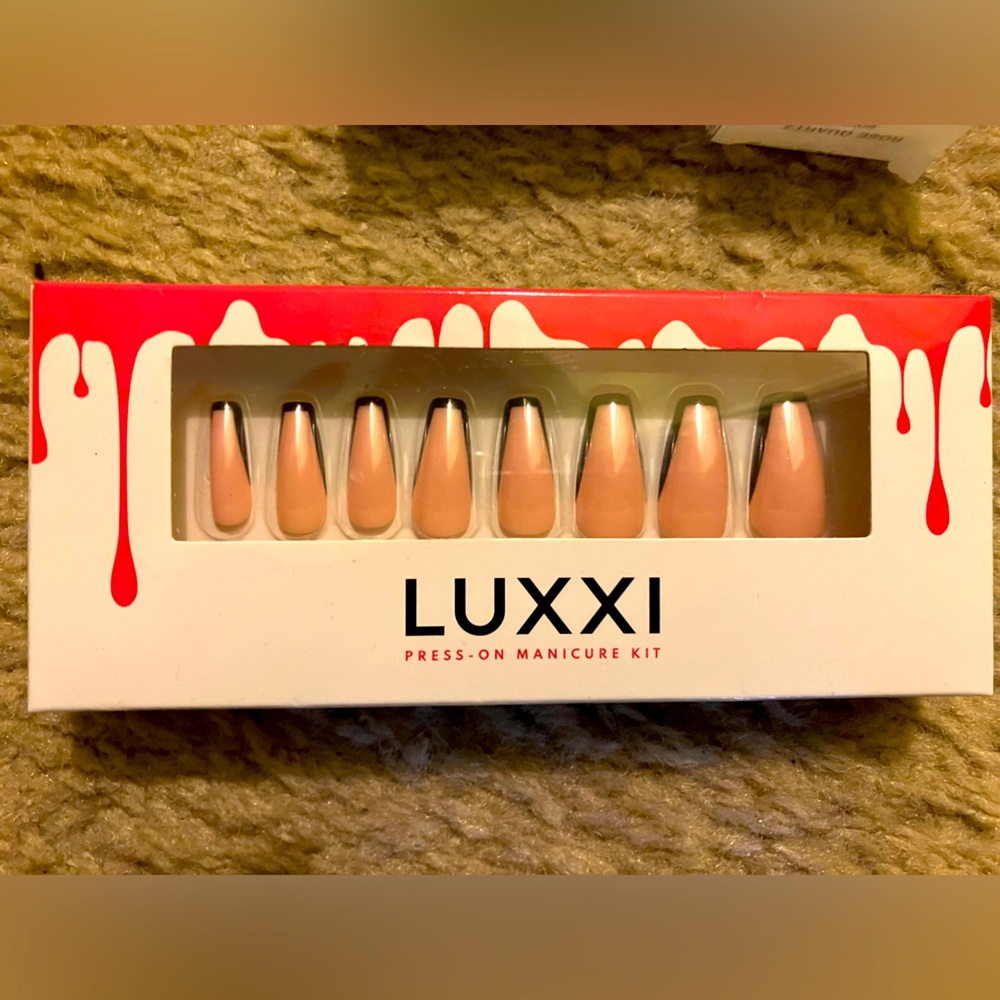 Black French Tip Press Ons